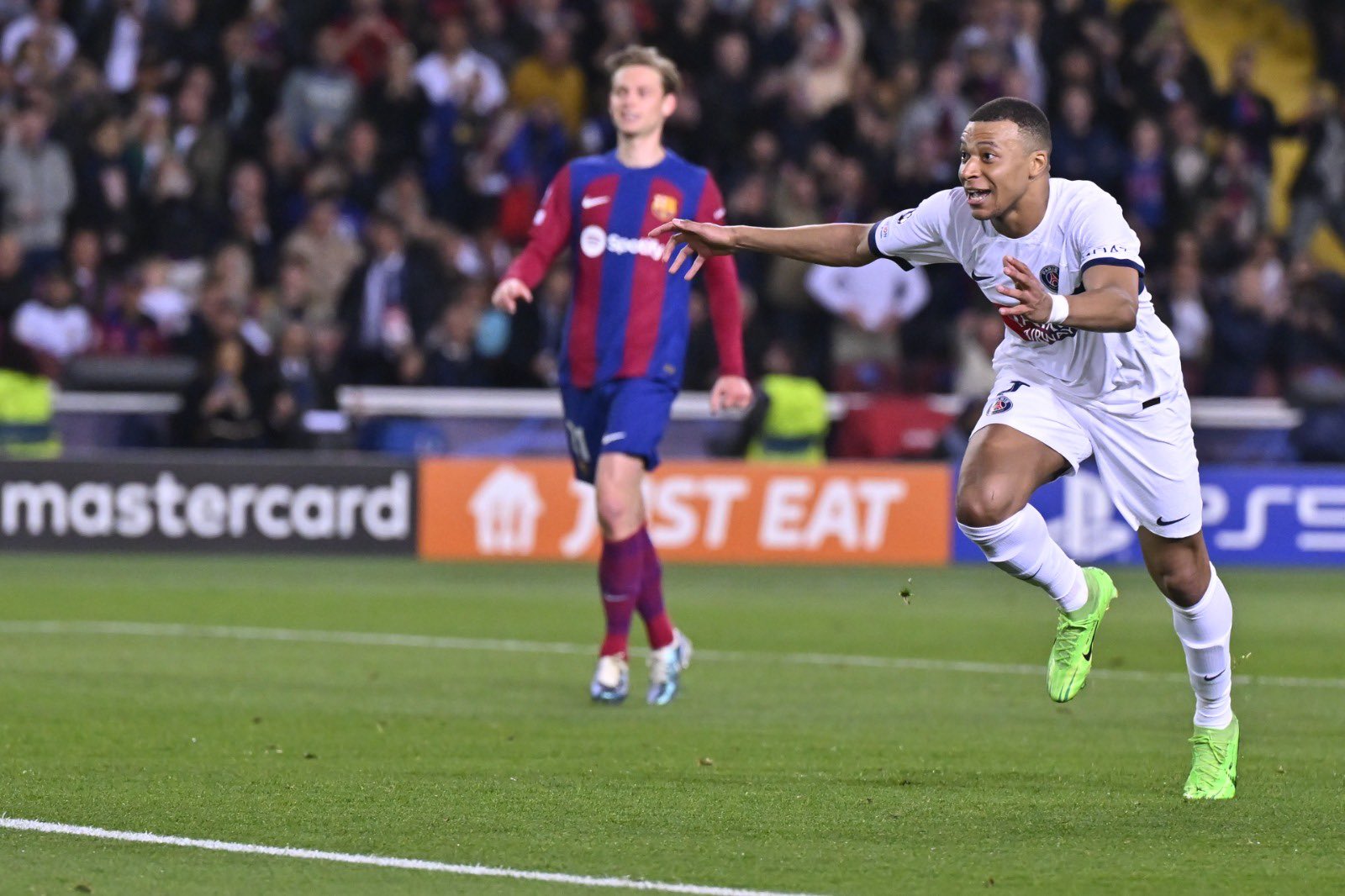 باريس سان جيرمان يتأهل إلى نصف نهائي دوري أبطال أوروبا بعد سحق برشلونة برباعية