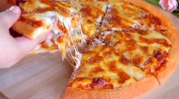 “بطعم أحلى من الجاهز“ طريقة عمل البيتزا في البيت بمكونات بسيطة واقتصادية