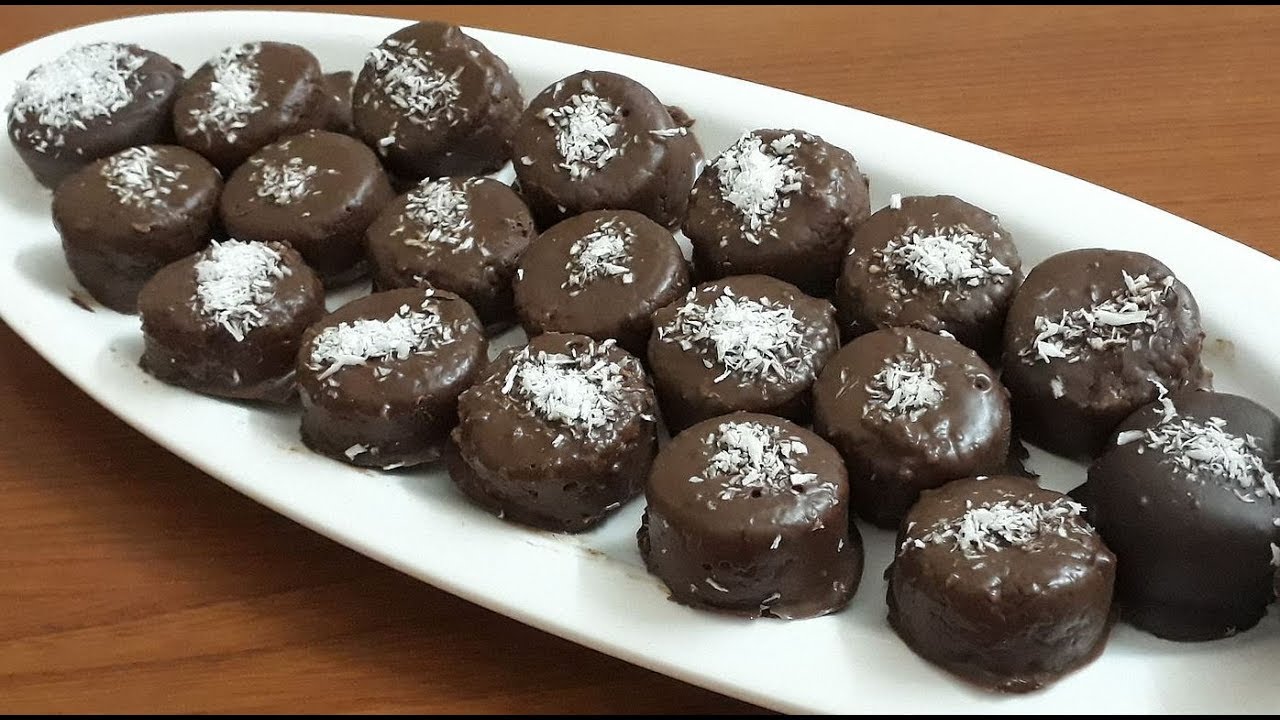 حلويات الخمس دقايق كرات جوز الهند بالشوكولاتة حضريها بدون فرن على البارد